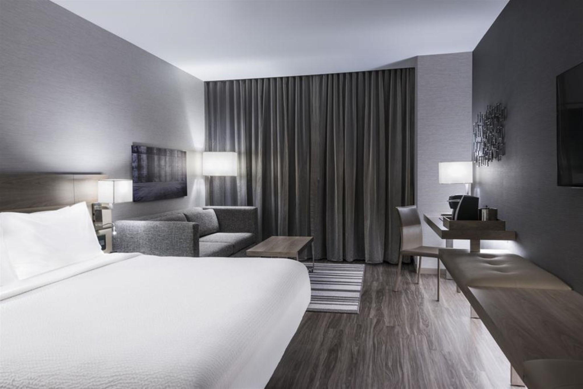 Ac Hotel By Marriott Boston North Медфорд Экстерьер фото
