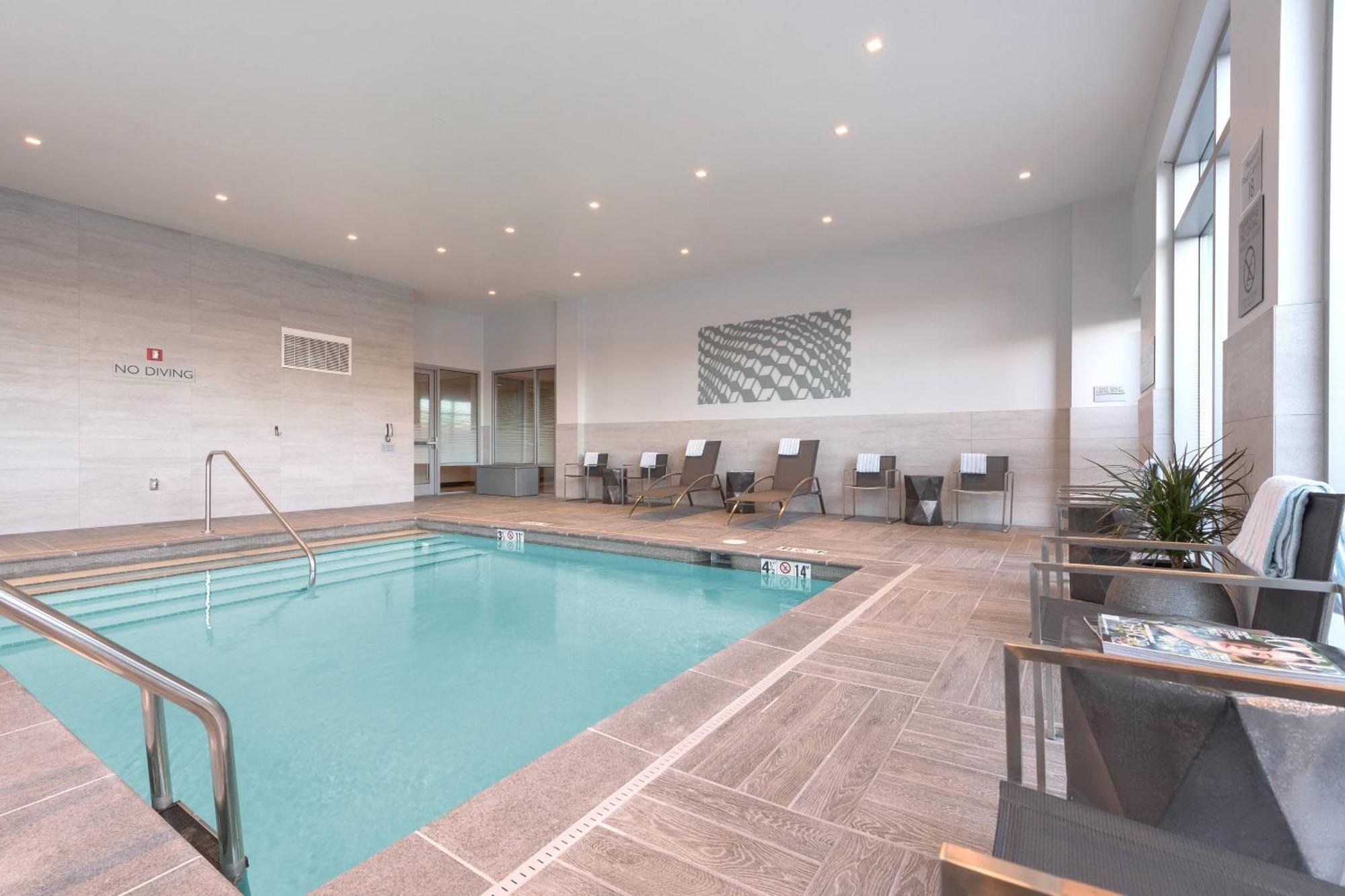 Ac Hotel By Marriott Boston North Медфорд Экстерьер фото