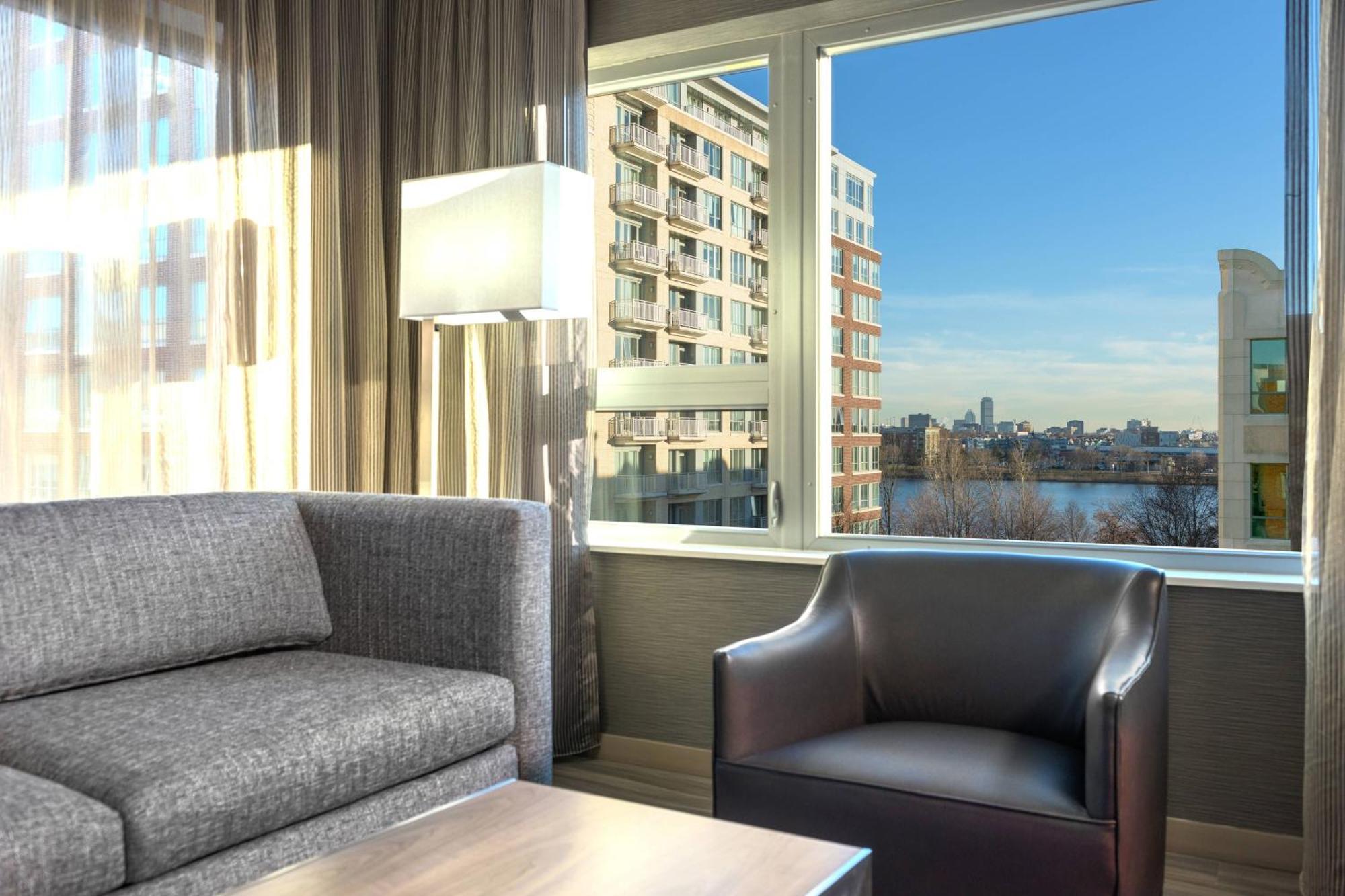 Ac Hotel By Marriott Boston North Медфорд Экстерьер фото